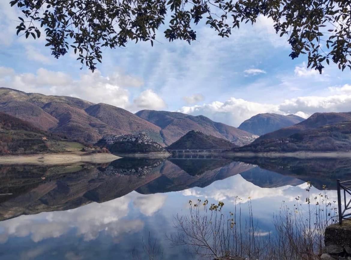 Colle di ToraCasa Sul Lago Nonna Gio'公寓 外观 照片