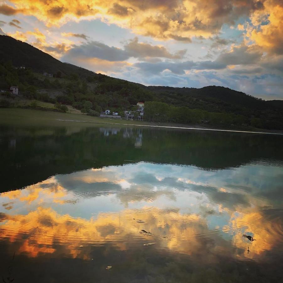 Colle di ToraCasa Sul Lago Nonna Gio'公寓 外观 照片