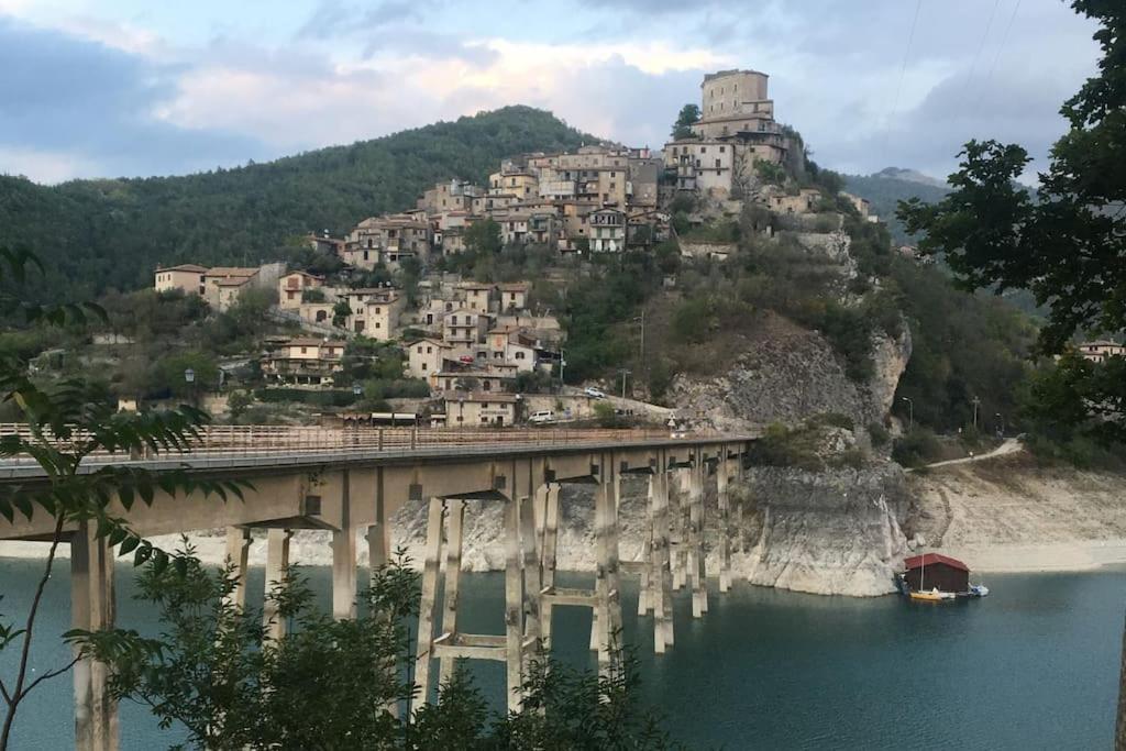 Colle di ToraCasa Sul Lago Nonna Gio'公寓 外观 照片