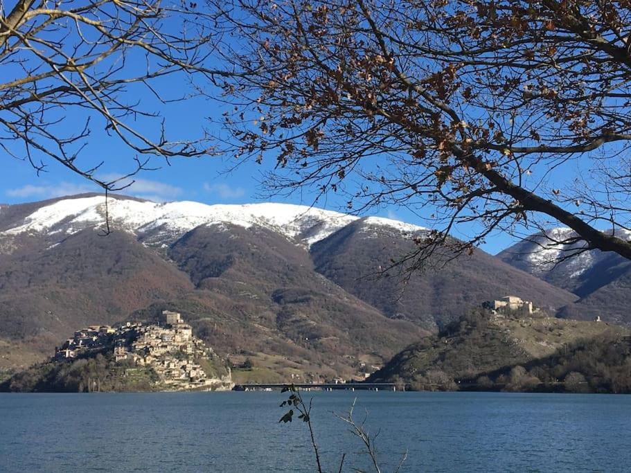 Casa Sul Lago Nonna Gio' Colle di Tora 外观 照片